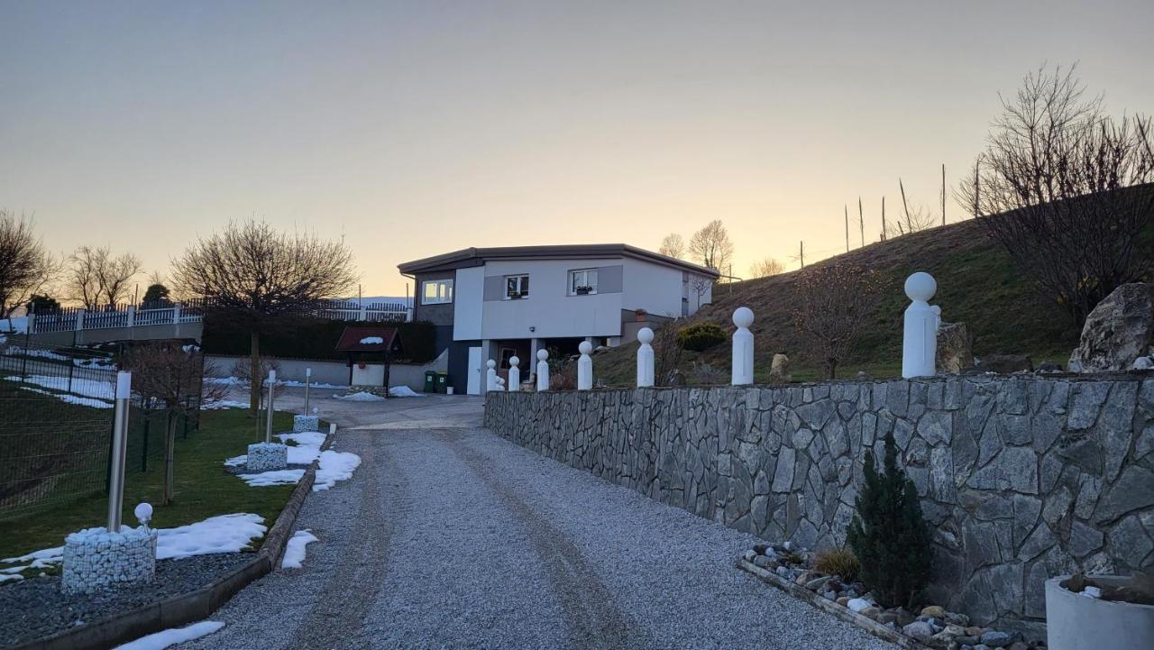 Apartma Lara Lesicno Kültér fotó