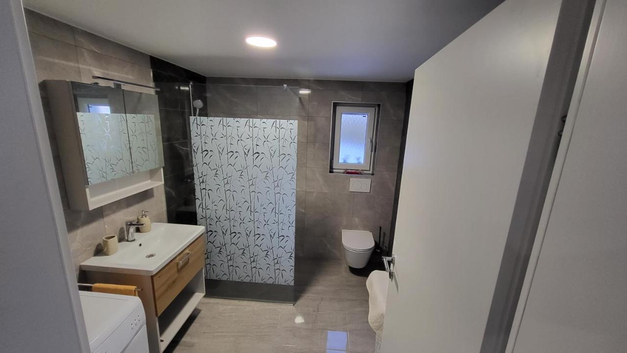 Apartma Lara Lesicno Kültér fotó